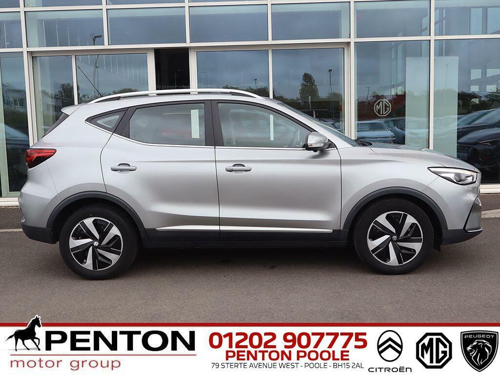 MG ZS Exclusive Black #22