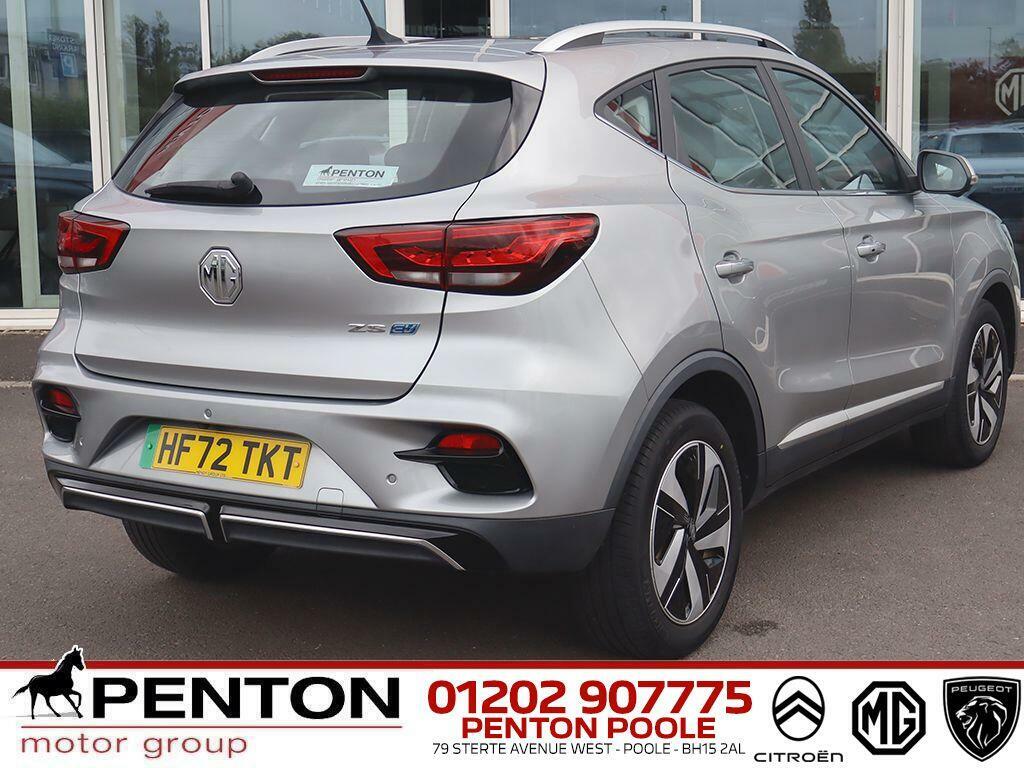 MG ZS Exclusive Black #23