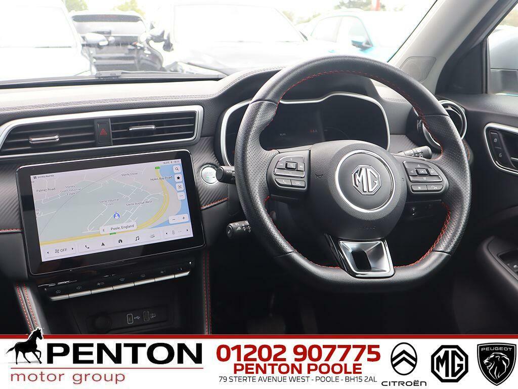 MG ZS Exclusive Black #6