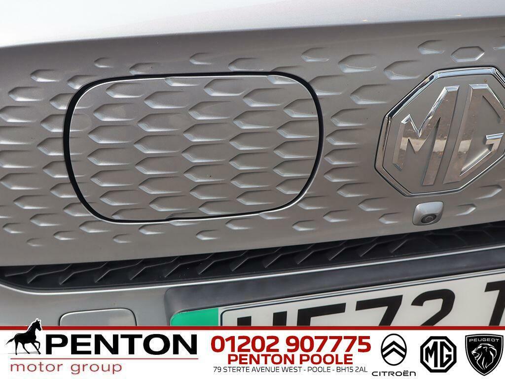 MG ZS Exclusive Black #20