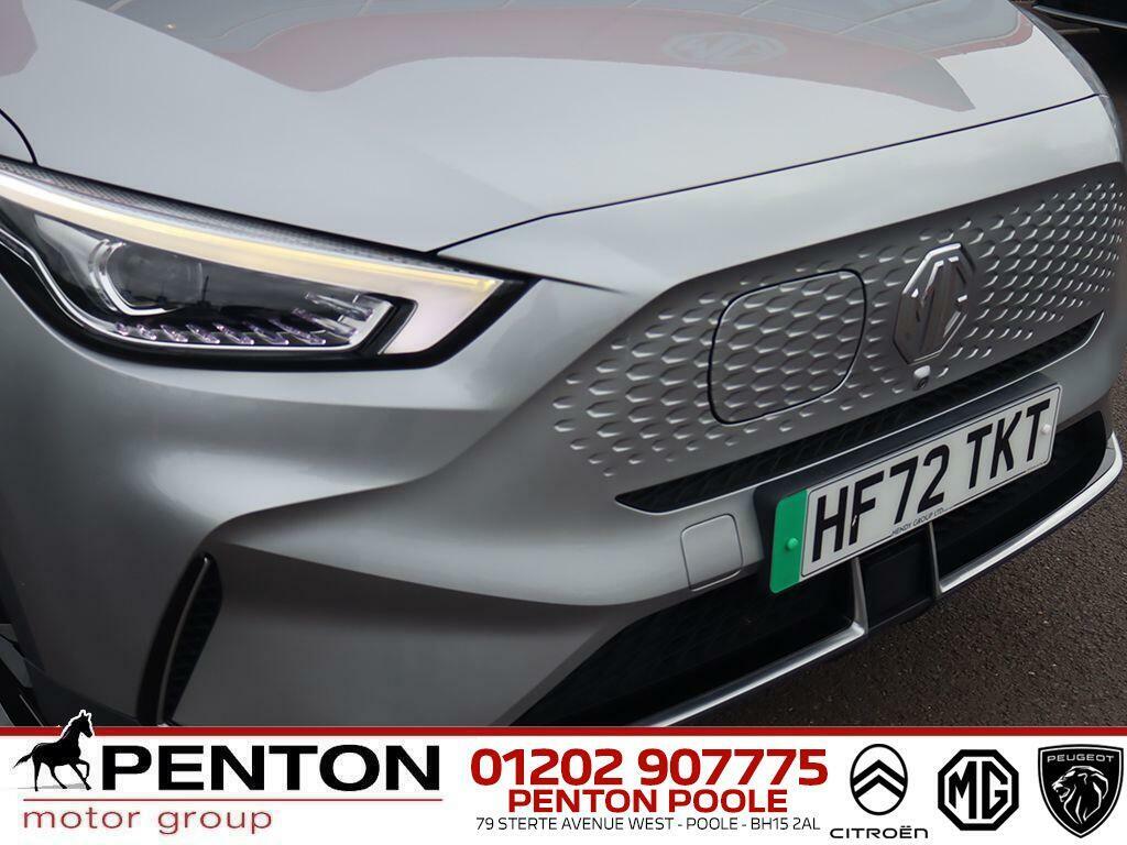 MG ZS Exclusive Black #19