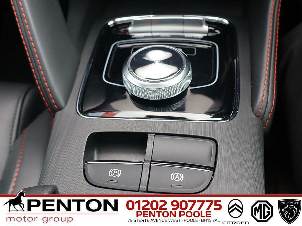 MG ZS Exclusive Black #15
