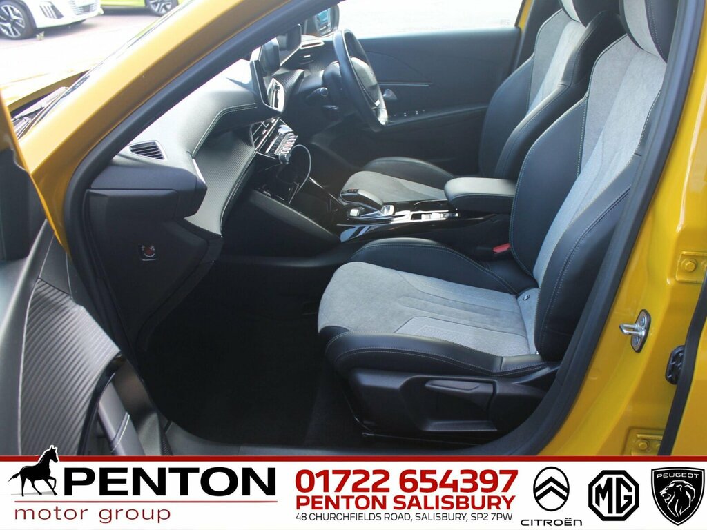 Peugeot e-208 Gt White #54