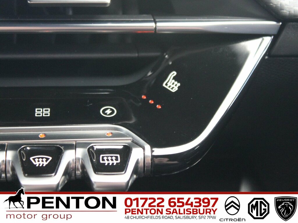 Peugeot e-208 Gt White #21