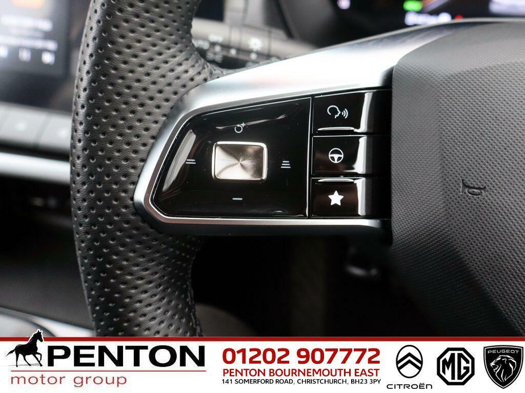 MG ZS 1.5 Hybrid Trophy Red #19