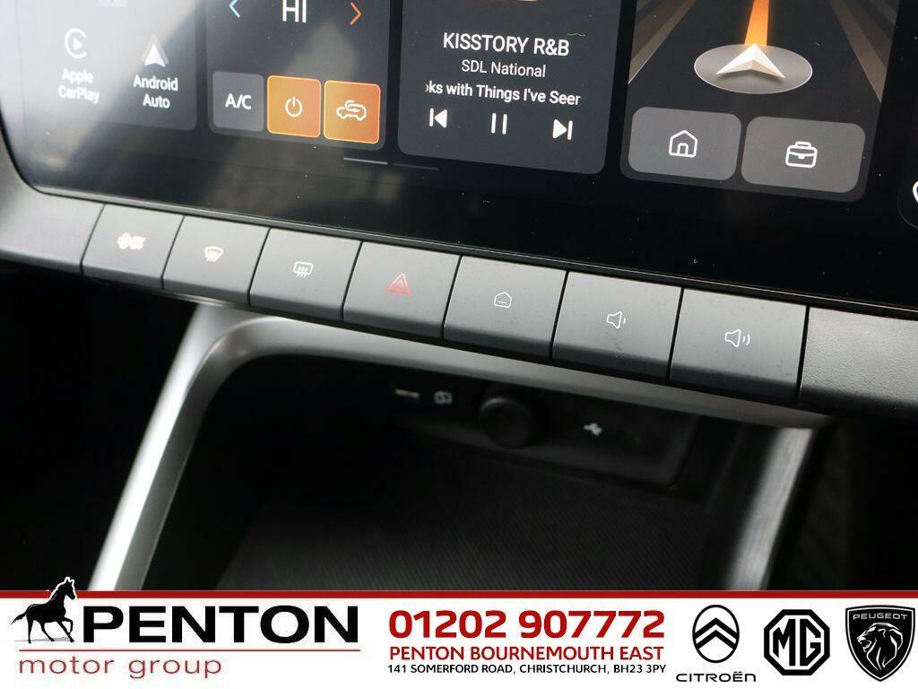 MG ZS 1.5 Hybrid Trophy Red #9