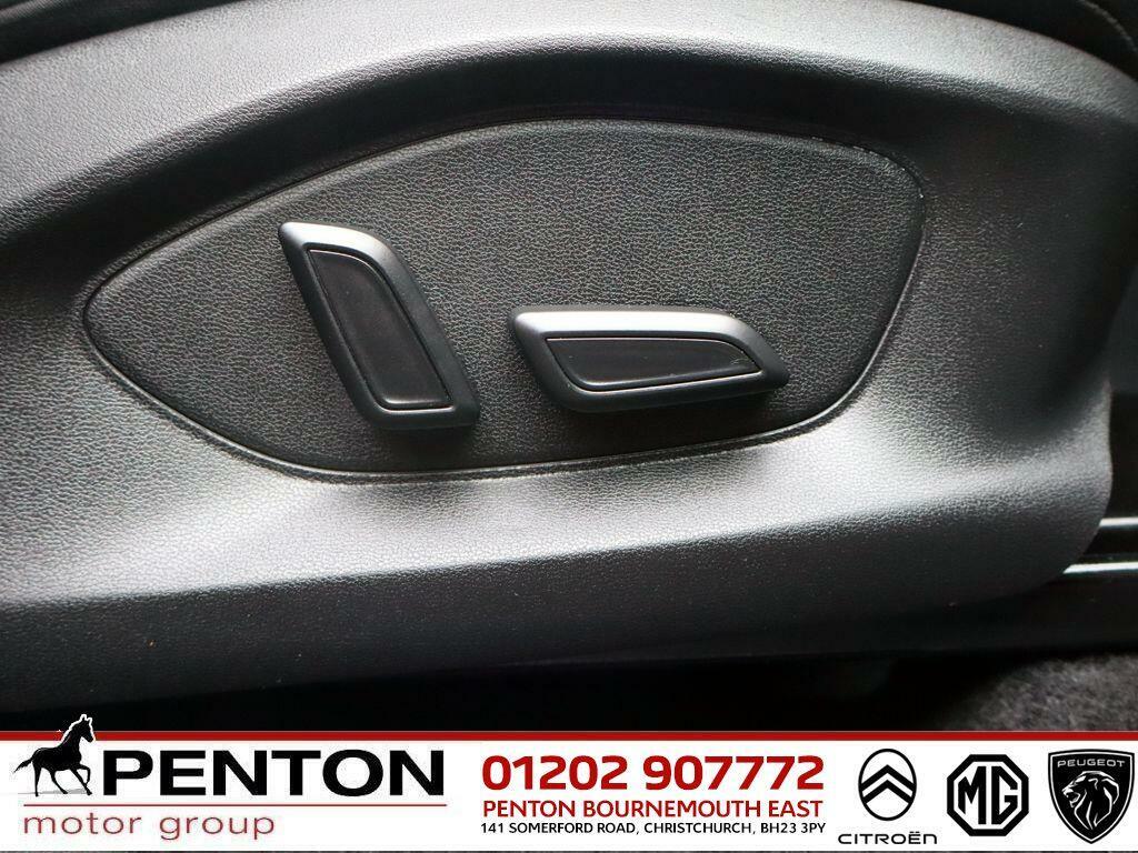 MG ZS 1.5 Hybrid Trophy Red #7