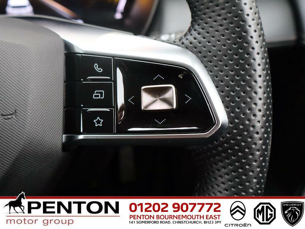 MG ZS 1.5 Hybrid Trophy Red #20