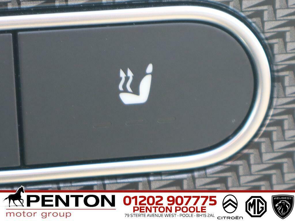 Mercedes-Benz GLA Class Gla 250E Exclusive Edition Black #16