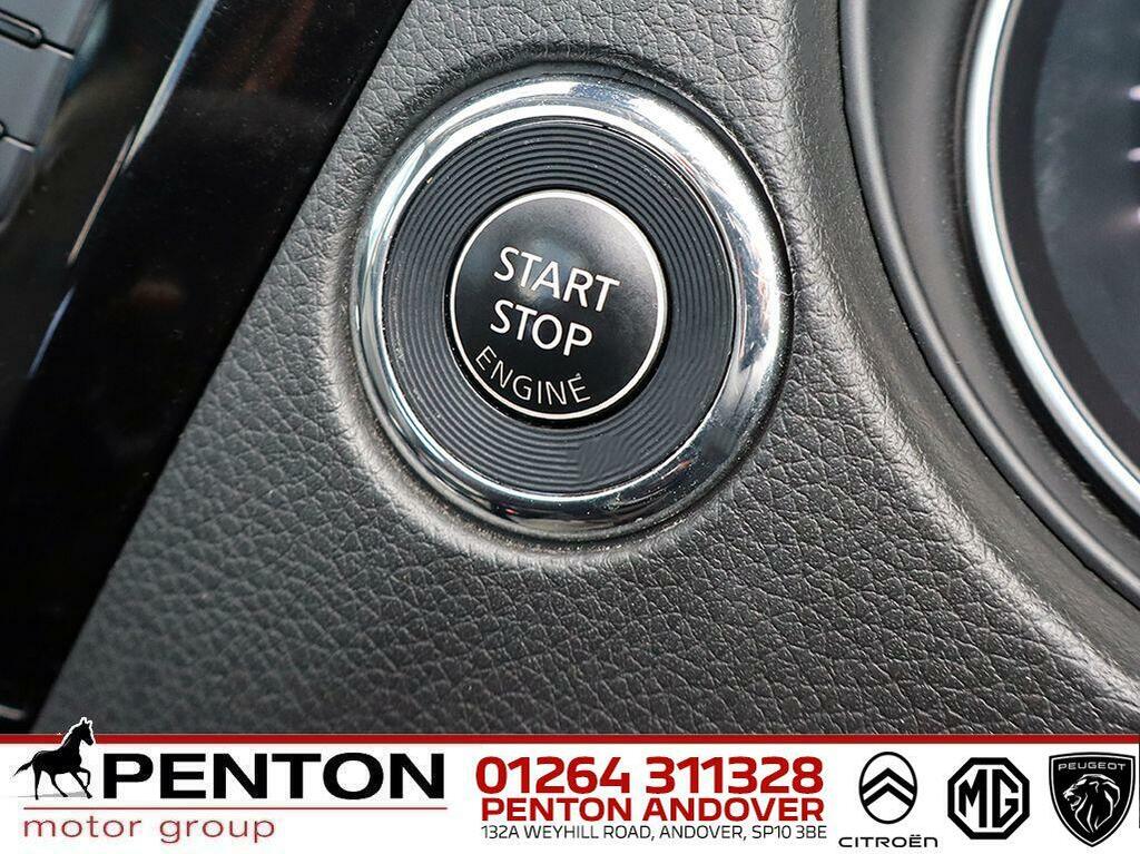 Nissan Qashqai  Red #13