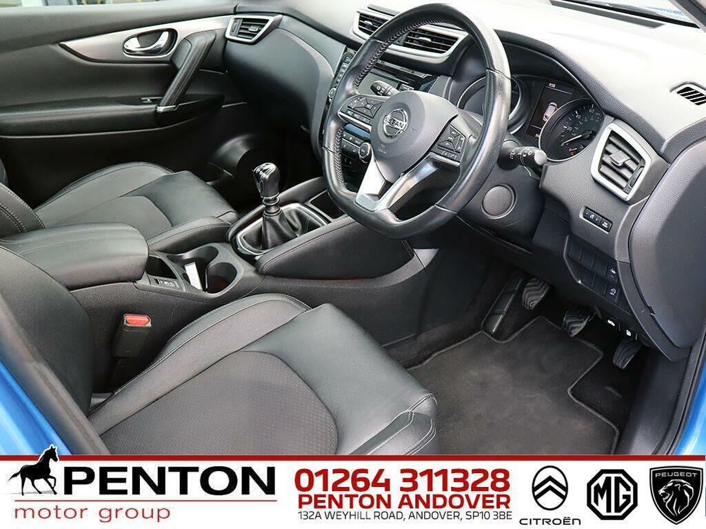 Nissan Qashqai  Red #25
