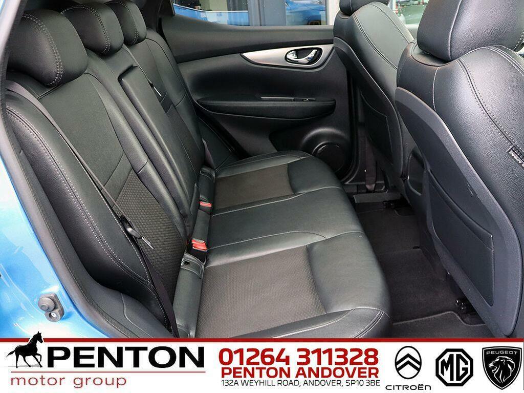 Nissan Qashqai  Red #8