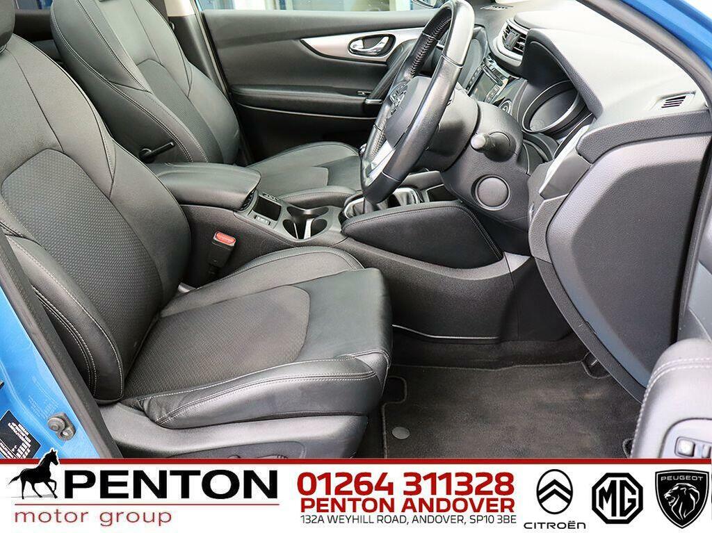 Nissan Qashqai  Red #7