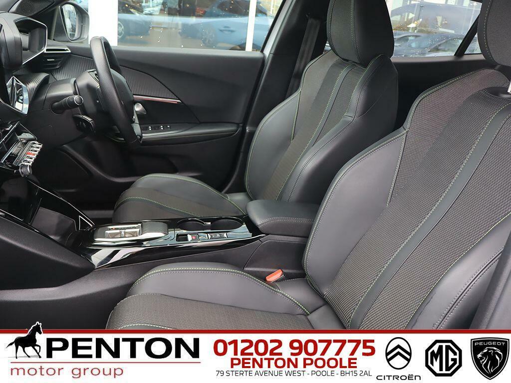 Peugeot e-2008 50Kwh Gt 7Kw Charger Black #2