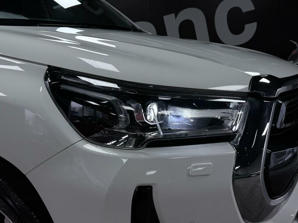 Toyota HILUX 2.8 D-4d Invincible 4Wd Euro 6 Ss YC71BNV White #6