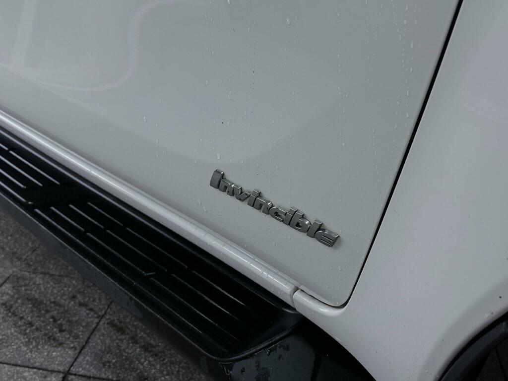 Toyota HILUX 2.8 D-4d Invincible 4Wd Euro 6 Ss YC71BNV White #3