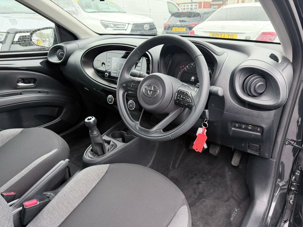 Toyota Aygo X 1.0 Vvt-i Pure Euro 6 Ss CV23KTA Black #2