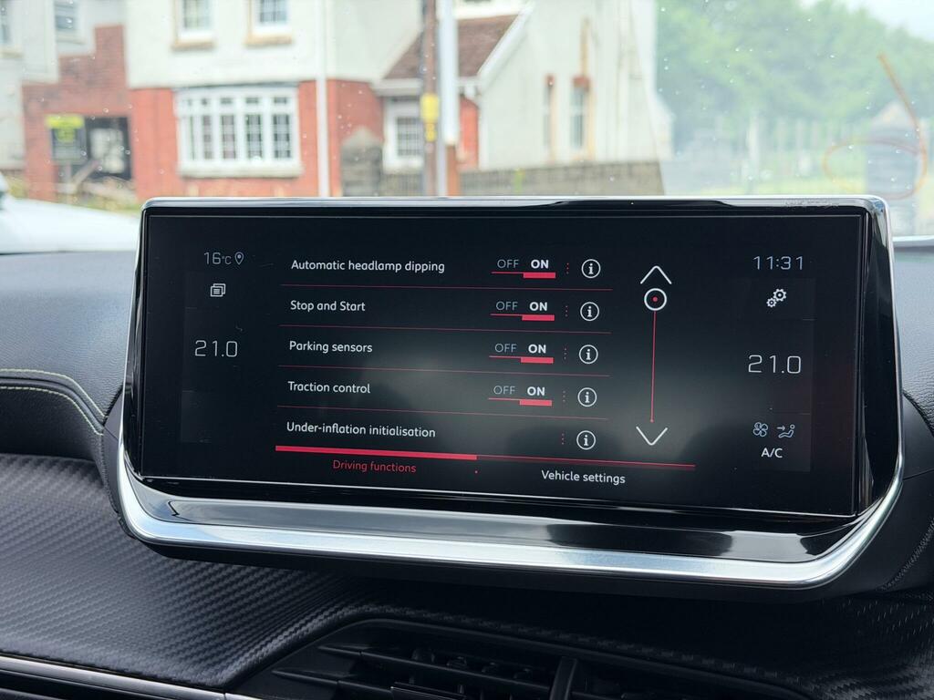 Peugeot 2008 1.2 Puretech 130 Allure Eat8 Grey #38