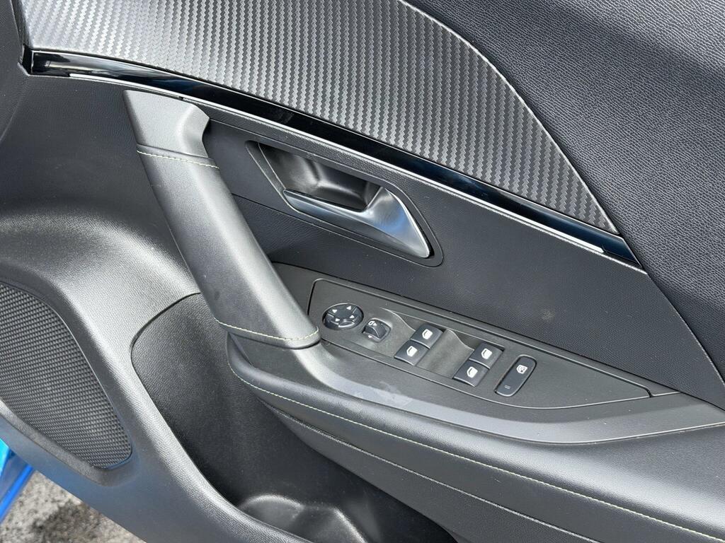 Peugeot 2008 1.2 Puretech 130 Allure Eat8 Grey #29