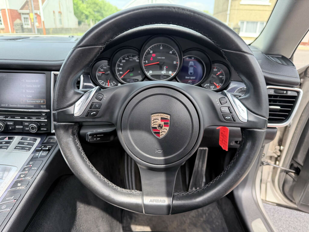 Porsche Panamera Hatchback 3.0D V6 Tiptronics Euro 5 201212 White #29