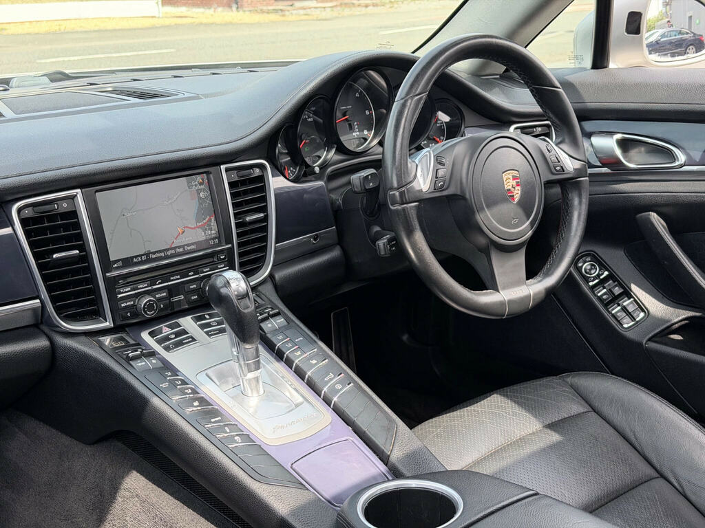 Porsche Panamera Hatchback 3.0D V6 Tiptronics Euro 5 201212 White #52