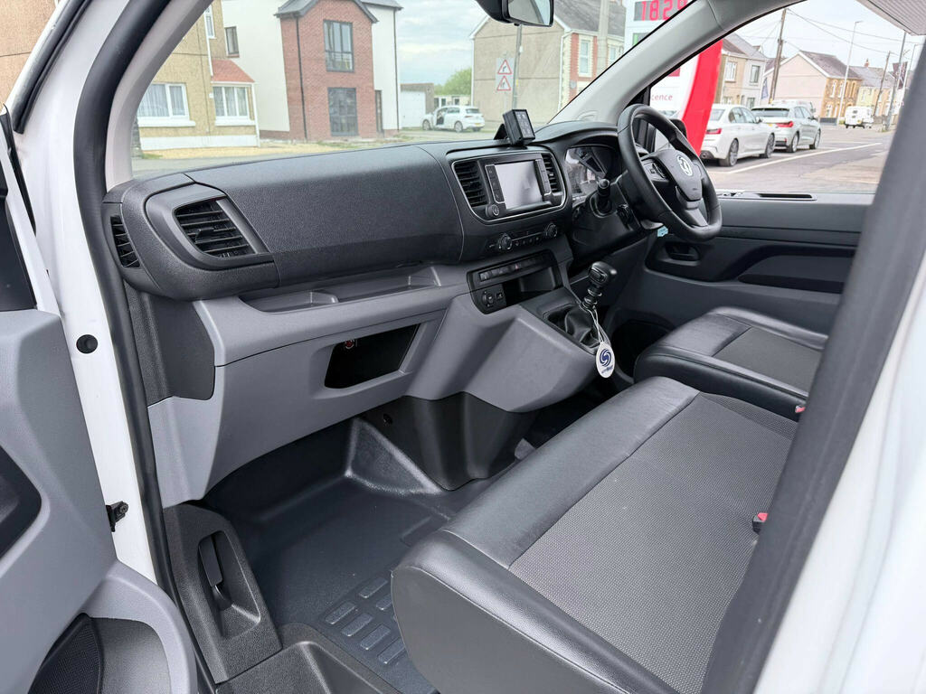 Vauxhall Vivaro Vivaro-e 3100 Dynamic White #41