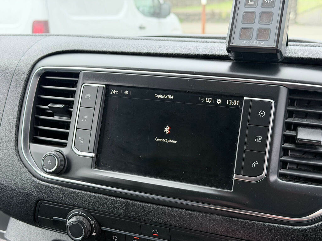 Vauxhall Vivaro Vivaro-e 3100 Dynamic White #33