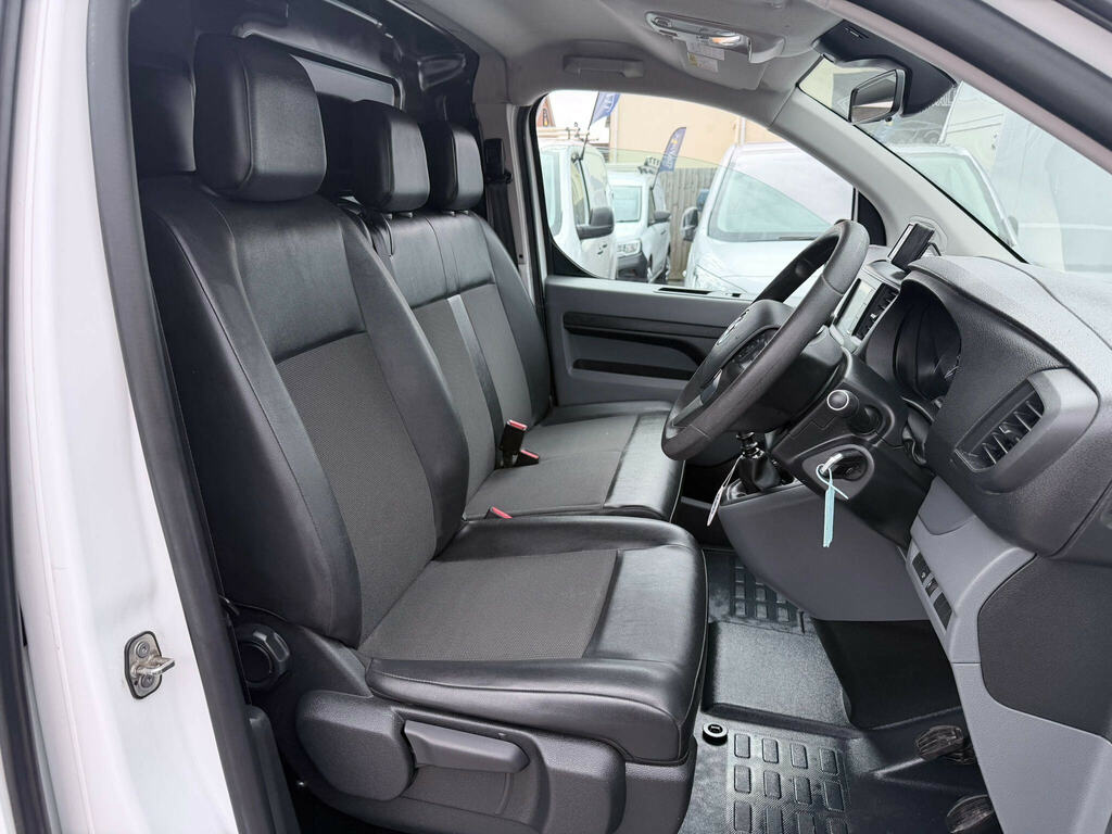 Vauxhall Vivaro Vivaro-e 3100 Dynamic White #20