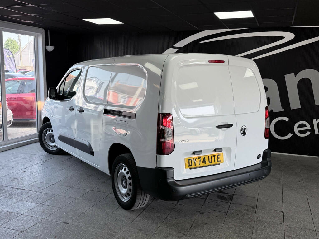 Vauxhall Combo XL 1.5D 100 H1 Pro Van White #54