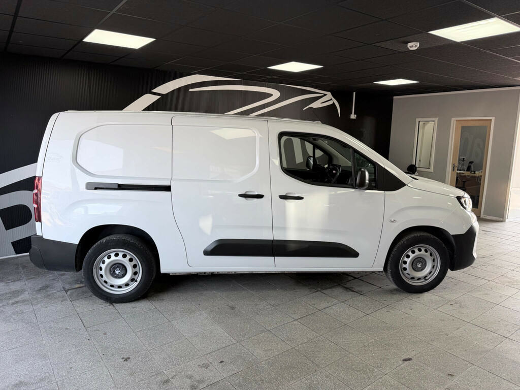 Vauxhall Combo XL 1.5D 100 H1 Pro Van White #44
