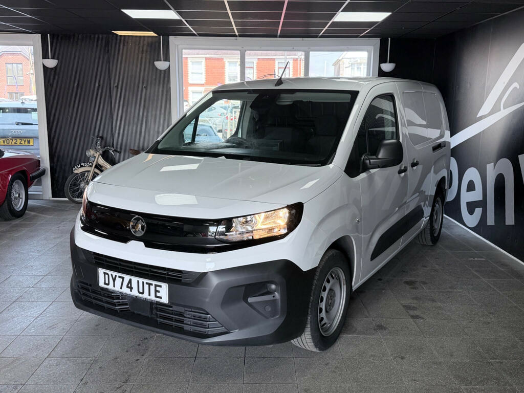 Vauxhall Combo XL 1.5D 100 H1 Pro Van White #45