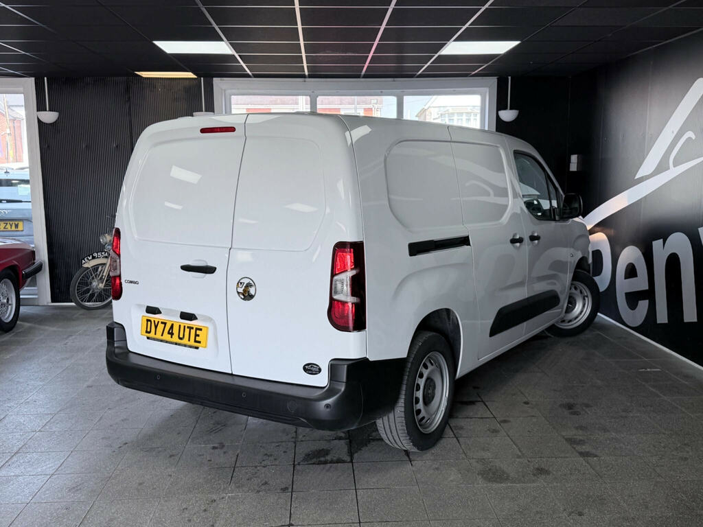 Vauxhall Combo XL 1.5D 100 H1 Pro Van White #52