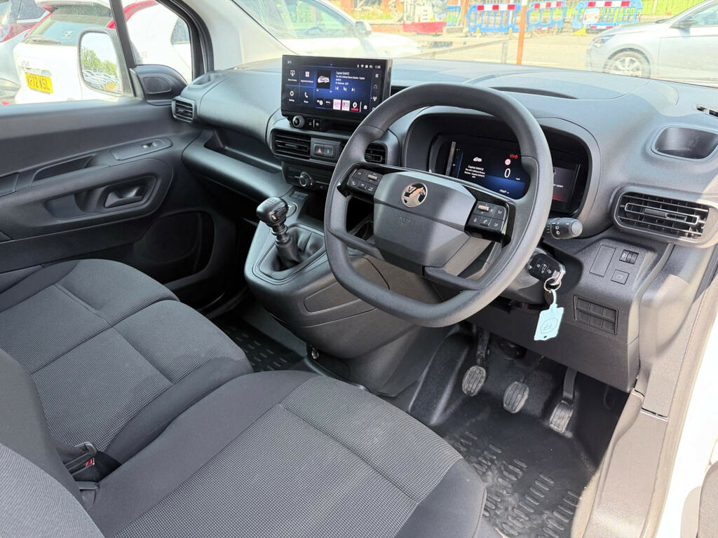 Vauxhall Combo XL 1.5D 100 H1 Pro Van White #56