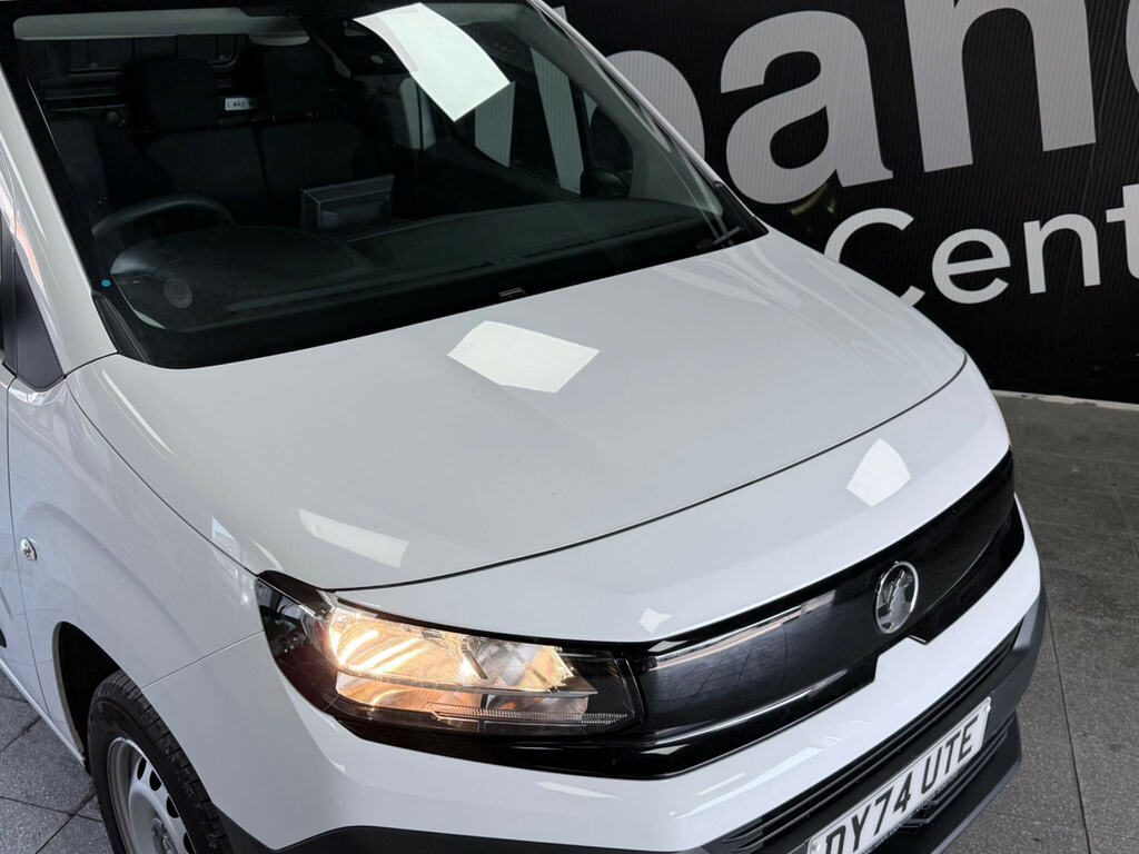 Vauxhall Combo XL 1.5D 100 H1 Pro Van White #42