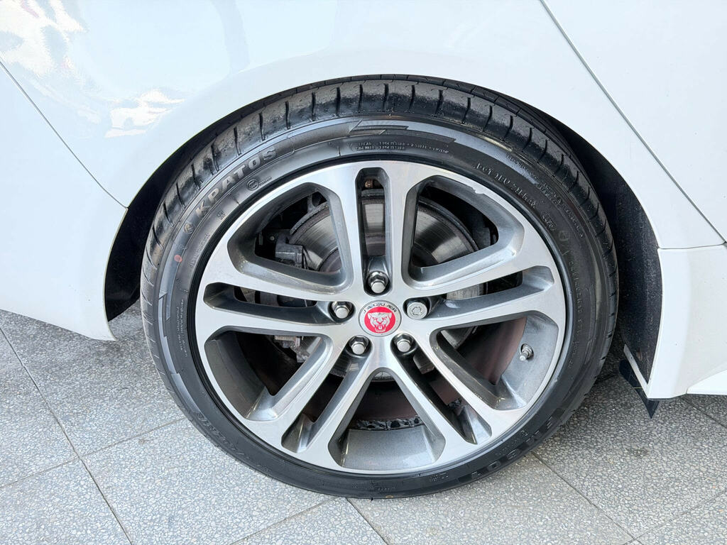 Jaguar XE 2.0D R-sport Euro 6 Ss White #5