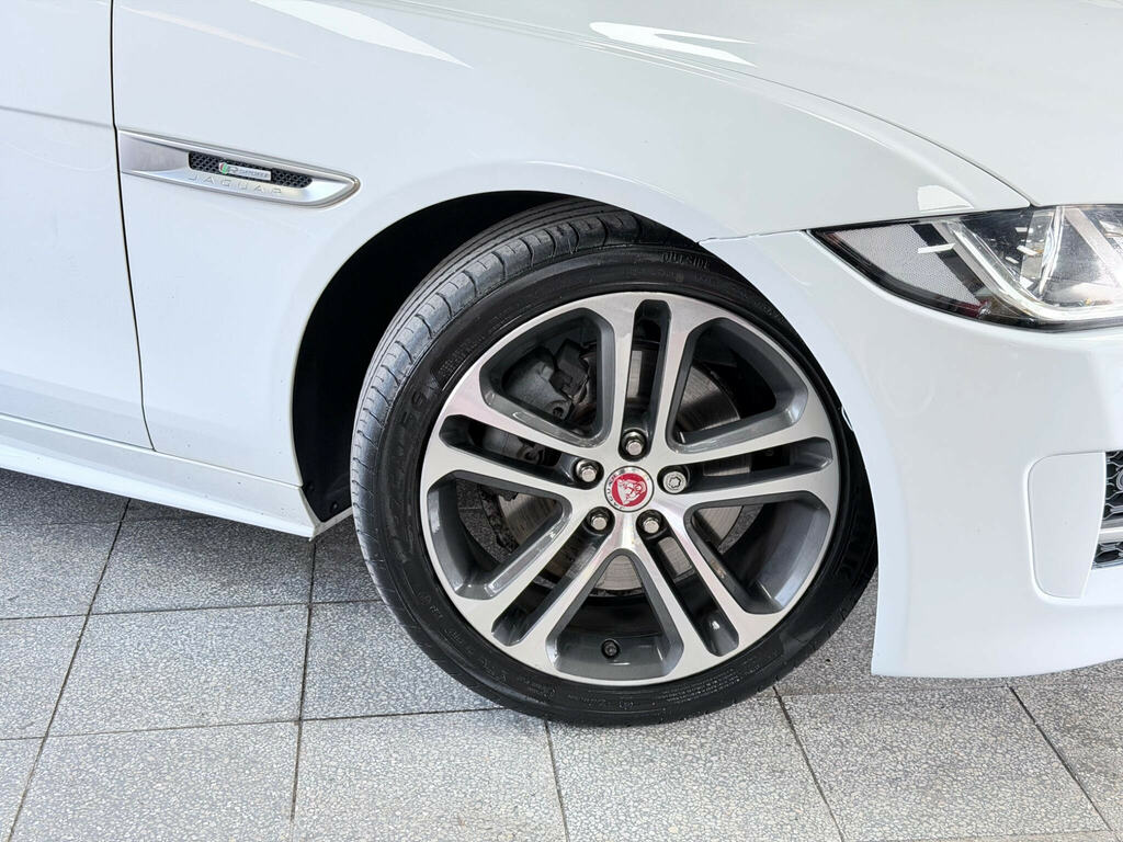 Jaguar XE 2.0D R-sport Euro 6 Ss White #3