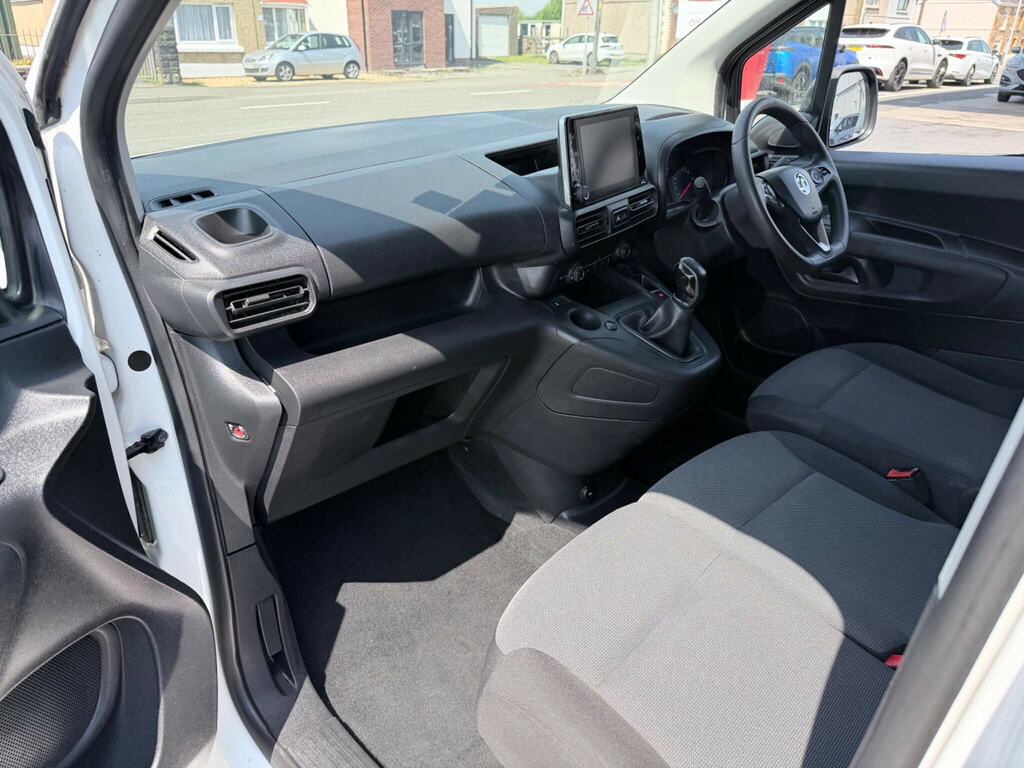Vauxhall Combo 1.5 Turbo D Blueinjection Energy Mpv Ma Blue #37