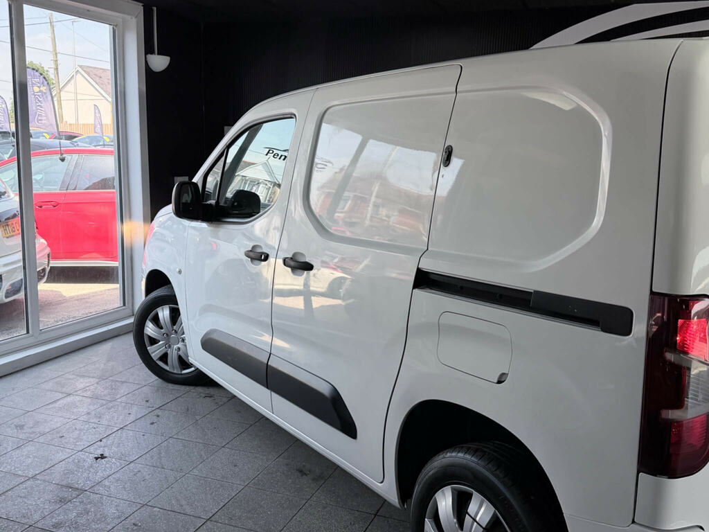 Vauxhall Combo 1.5 Turbo D Blueinjection Energy Mpv Ma Blue #16