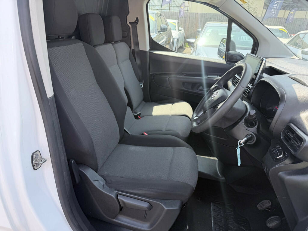 Vauxhall Combo 1.5 Turbo D Blueinjection Energy Mpv Ma Blue #19