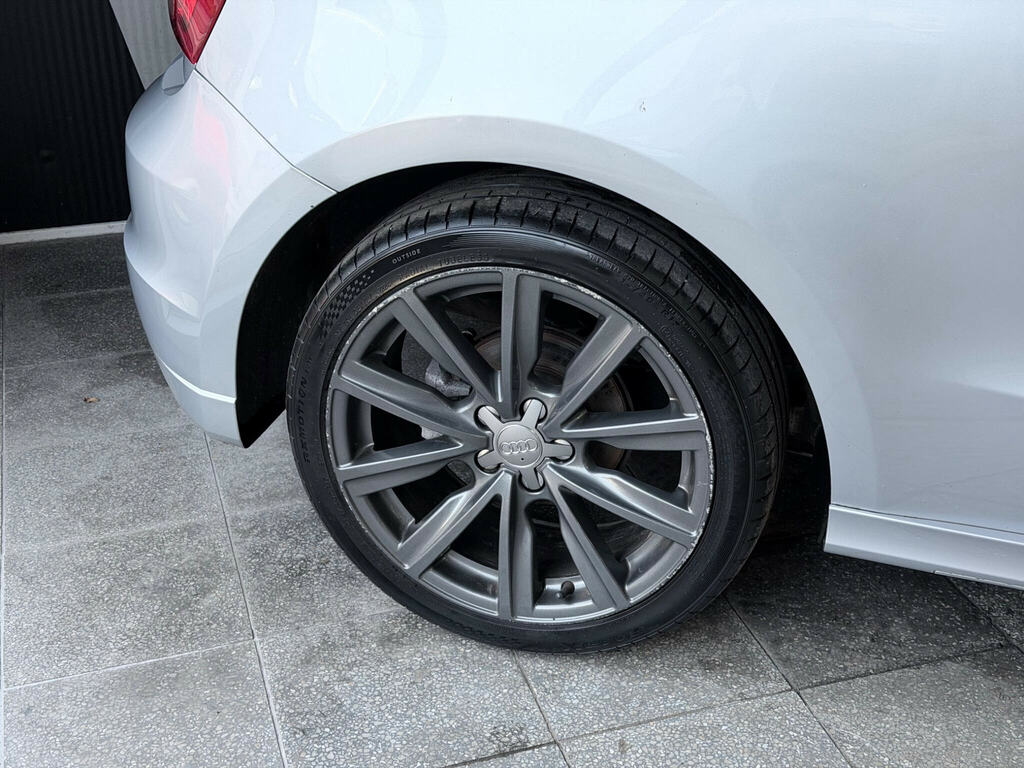 Audi A1 1.6 Tdi S Line Style Edition Euro 5 Ss Silver #6