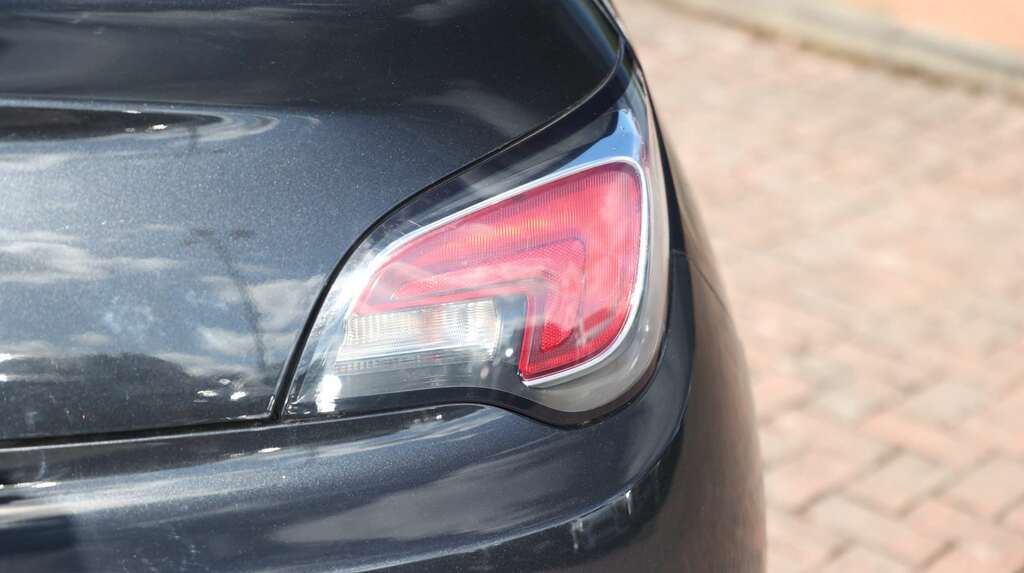 Vauxhall Adam Energised White #9