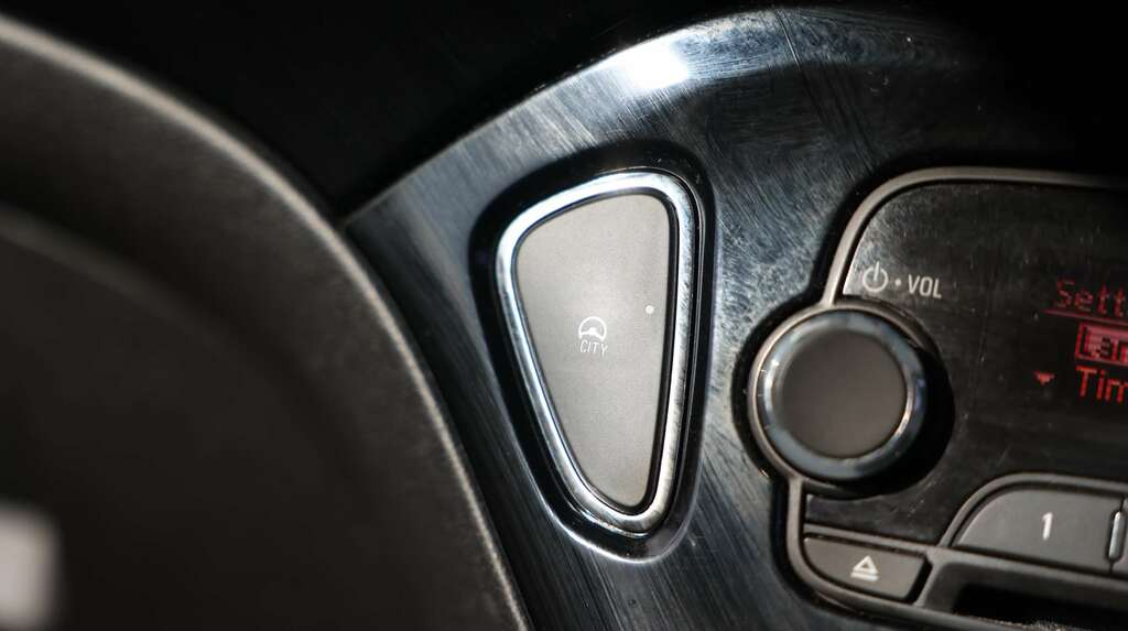 Vauxhall Adam Energised White #26
