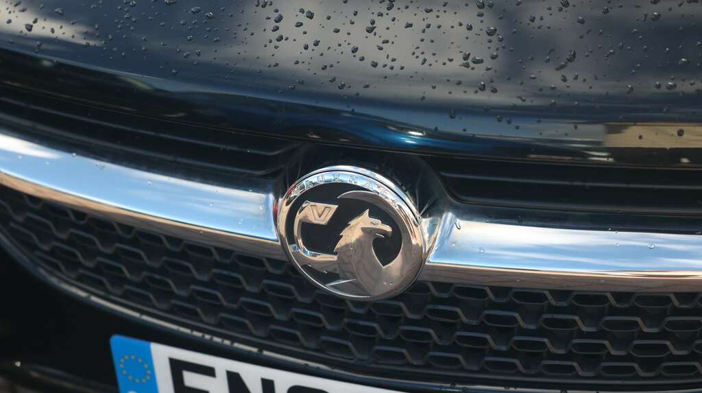 Vauxhall Adam Energised White #12