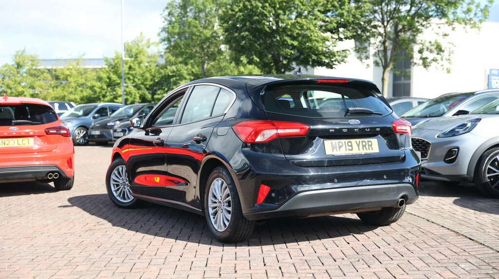 Ford Focus 1.0 Ecoboost 125 Titanium Black #4