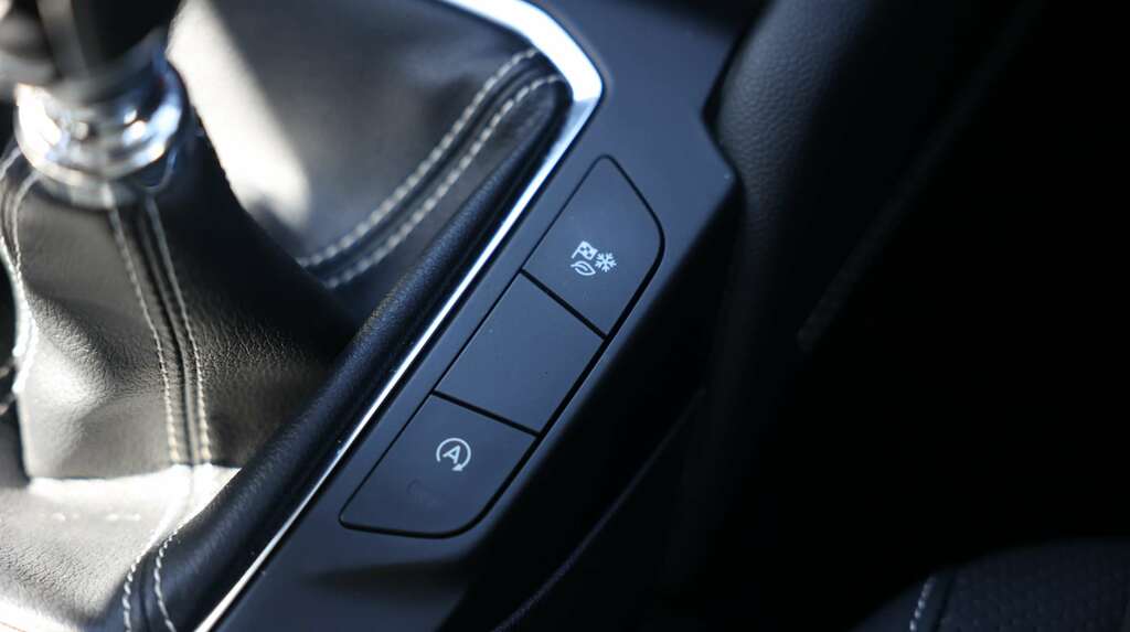 Ford Kuga 2.5 Phev Black Package Edition Cvt Silver #34