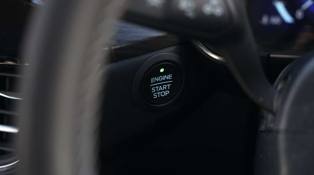 Ford Kuga 2.5 Phev Black Package Edition Cvt Silver #36