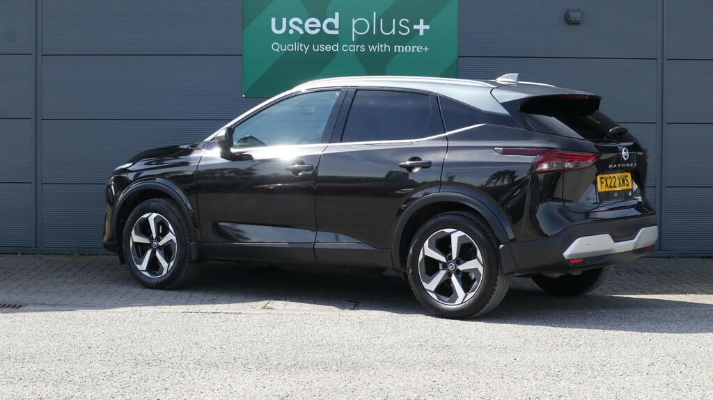 Nissan Qashqai 1.3 Dig-t Mh 158 N-connecta 4Wd Xtronic FX22XWS Black #4