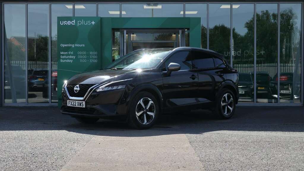 Nissan Qashqai 1.3 Dig-t Mh 158 N-connecta 4Wd Xtronic FX22XWS Black