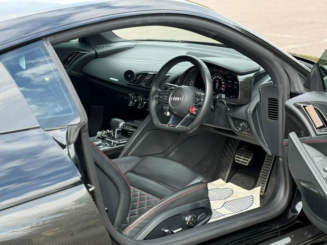 Audi R8 5.2L Performance Black #20