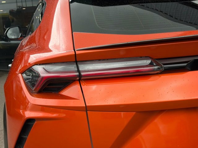 Lamborghini Urus Suv #37